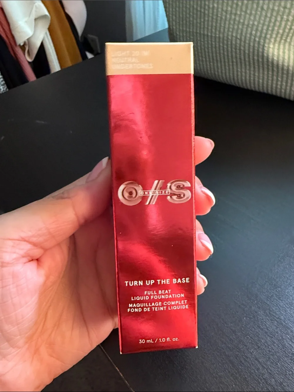O/S OneSize Turn up the base liquid foundation - Light 20N BNIB